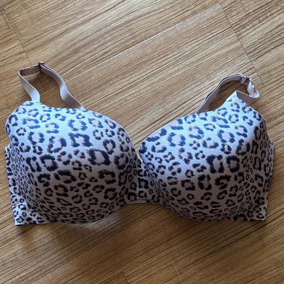 Victoria's Secret Other - Victoria's Secret Leopard Print Bra Size 38DDD